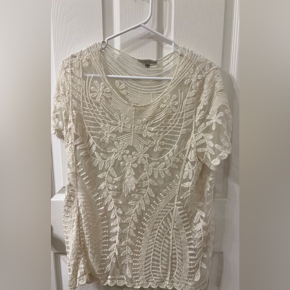 Blouse Beautiful blouse comfortable.
Size M 100% Cotton - Picture 2 of 4